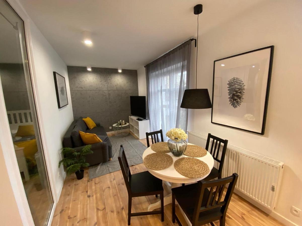Apartment Dekerta 8/7 *