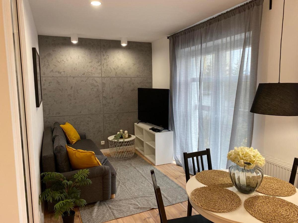Apartment Dekerta 8/7 *